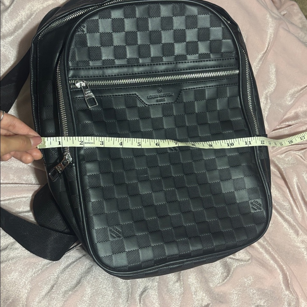 LV backpack - Picture 3 of 11